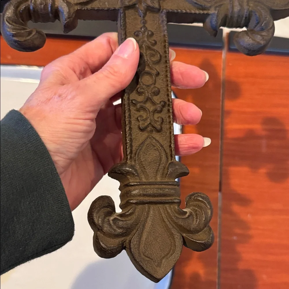 not known metal cross